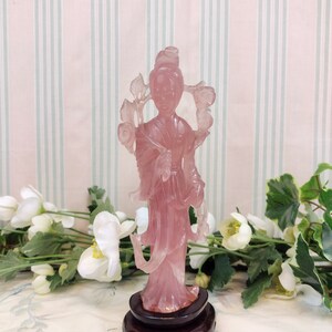 Kwanine in rose quartz