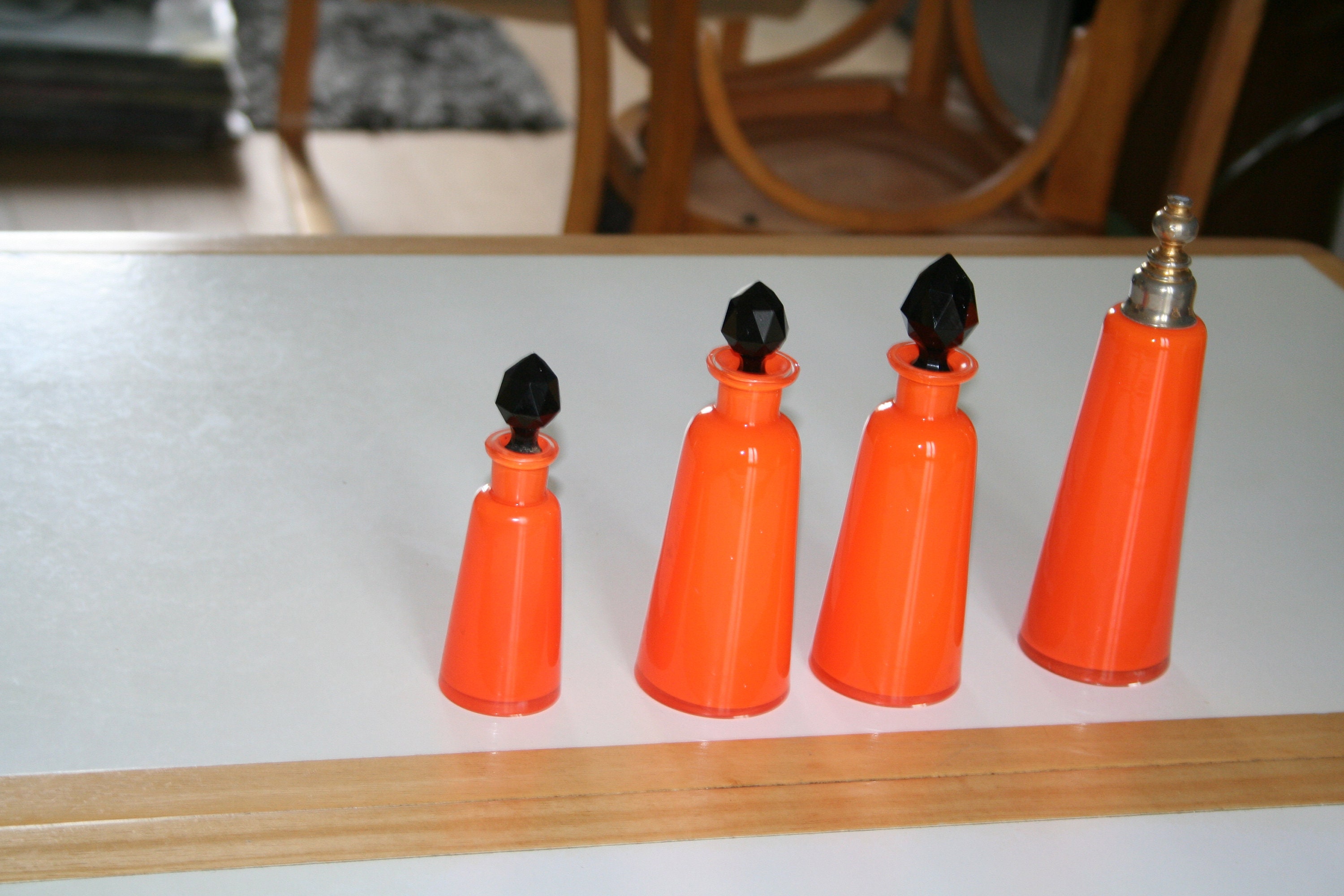 Flacons Art Déco Orange et Noir