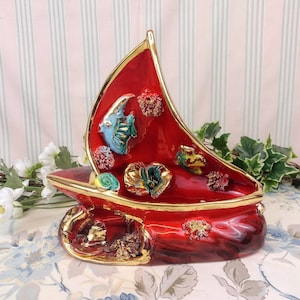 Vallauris red sailboat night light