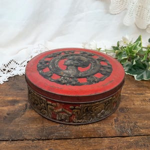 Old biscuit tin