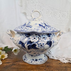 Creil and Montereau Flora Soup Tureen
