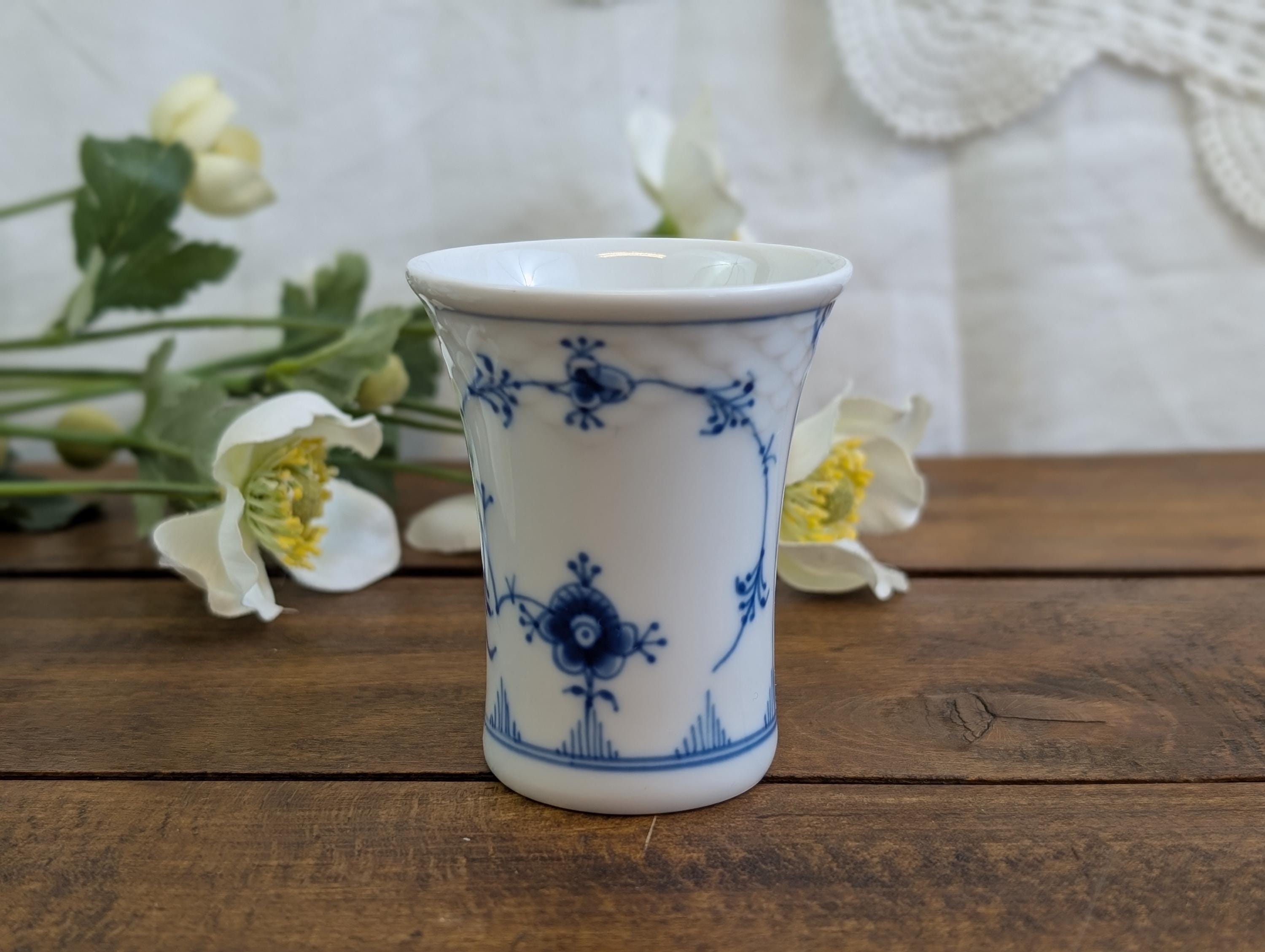 ビング＆グロンダール・コペンハーゲンの小さな磁器の花瓶 - Etsy 日本