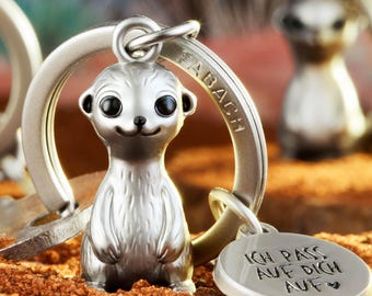 Erdmännchen Schlüsselanhänger "Sammy" mit Gravur - Meerkat Glücksbringer Geschenk mit Gravur "Pass auf dich auf"