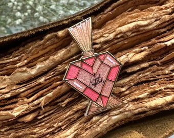 Broche de esmalte Cupido Cristais | Broche mágico de bruxa maravilha