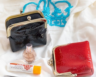 Monedero de piel hecho a mano – Pequeño monedero con cierre de beso – Bolsa de cosméticos artesanal mexicana