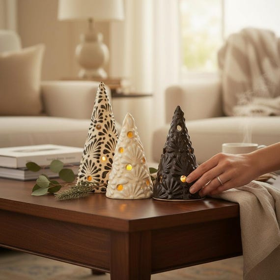 タラベラクリスマスツリーキャンドルホルダー - 手作りメキシコ陶器