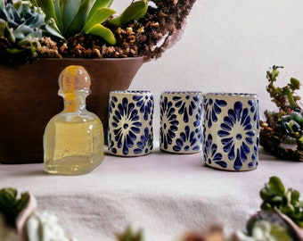 Blått Talavera-shotglas – Handgjort mexikanskt keramiskt tequilero – Bröllops- eller mezcalgåva