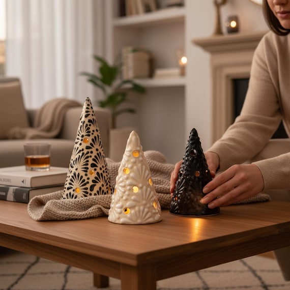 タラベラクリスマスツリーキャンドルホルダー - 手作りメキシコ陶器
