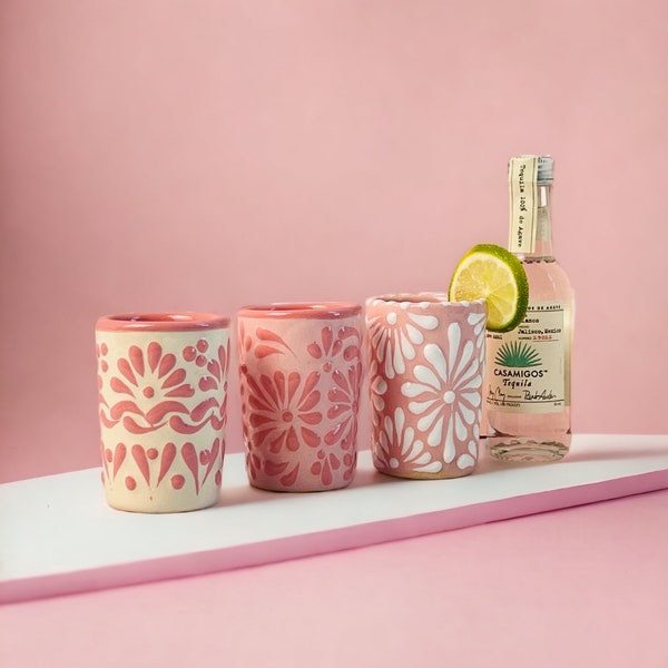 ピンクのタラベラショットグラス – 手作りのメキシコ陶器製ウェディングギフト＆ベストセラーのフィエスタギフト