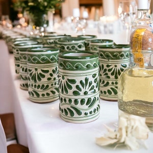Grün & Elfenbein Talavera Schnapsglas - Handgemachte mexikanische Keramik Tequilero - Hochzeitsgeschenk