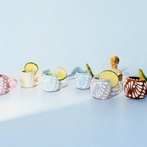 Mini Jarrito Mexicaans Talavera Handgemaakt Borrelglas | Mini borrelglas met handvat | Tequila borrelglaasjes met handvat | Mezcaleros - bruidsmode