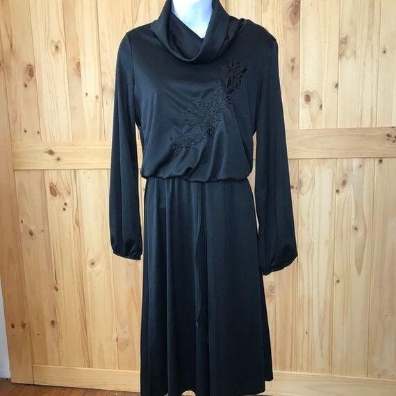 Vintage 70s cowl neck black knit dress e flowers - image 6