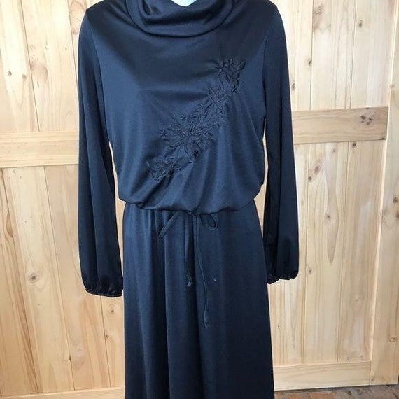 Vintage 70s cowl neck black knit dress e flowers - image 2