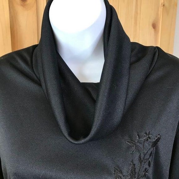 Vintage 70s cowl neck black knit dress e flowers - image 9