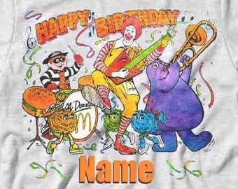 Camiseta personalizada de doble cara con la banda de Ronalds "Feliz cumpleaños Mc" - Nombre y edad personalizados - Camiseta para fiesta de cumpleaños
