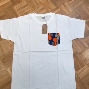 T-shirt with pocket in Wax