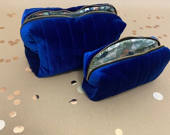 Makeup bag, toiletry travel bag, velvet cosmetic organizer.