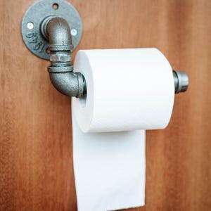 Industrial Toilet Paper Holder: Rustic Steampunk Bathroom Decor