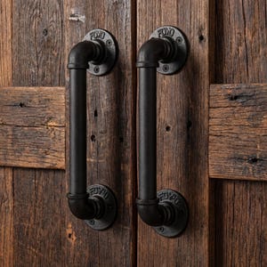 Par de tiradores de puerta de tubería industrial, barra de apoyo, toallero, pasamanos rústico antiguo de hierro fundido, hecho a mano a medida, estilo vintage.