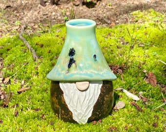 Handgemachte Keramik Gnome Bud Vase, Keramik Vase, Steingut Vase, Weihnachtsgeschenk, Geburtstagsgeschenk, Geschenk für Mama