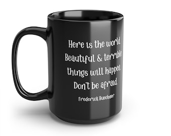 Mug noir Citation de Frederick Buechner, cadeau de pasteur, 15 oz