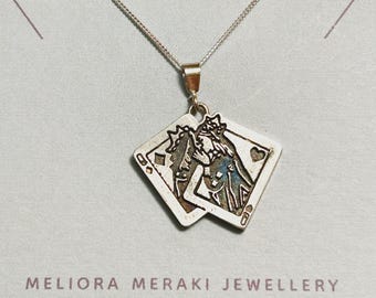 Lesbian Queen kissing Necklace