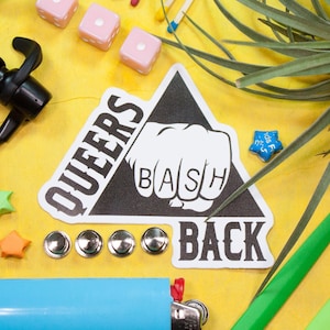 Queers Bash Back semi-glanzende vinylsticker