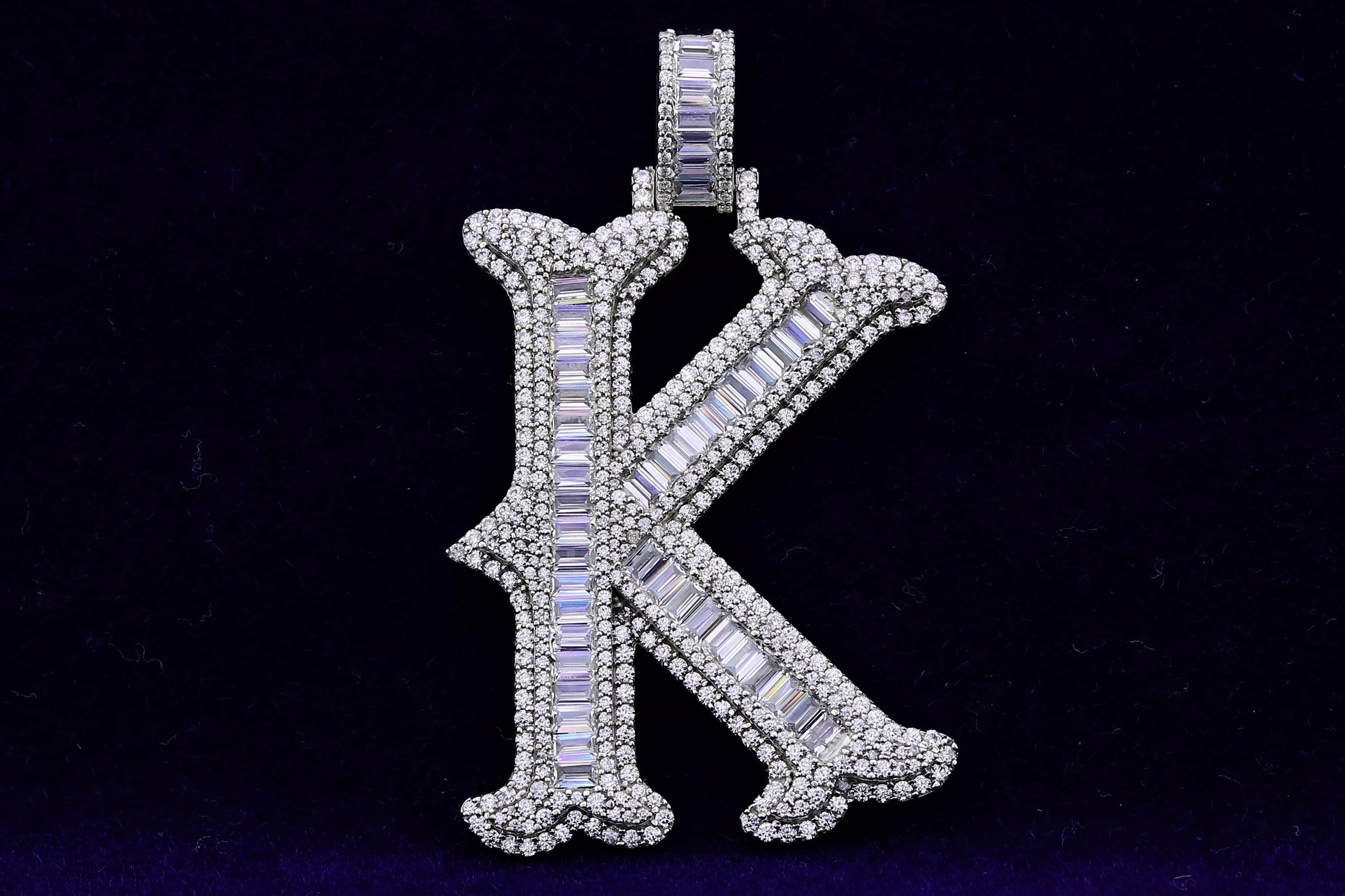 Ciondolo Lettera B Con Corona In Moissanite E Argento 925 Placcato Oro Bianco | Gioiello Uomo Personalizzato - Foto 2