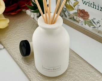 White Bottle Reed Diffuser Set With Natural Reeds / Scent Diffuser / Floral Fragrance / Fruit Scent / Gift For Mom Or Spouse