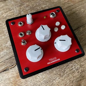 TRIAD - Drone/noise synth.