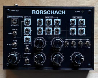 Bouwpakket Rorschach-videosynthesizer van Lumatic Visual Devices.