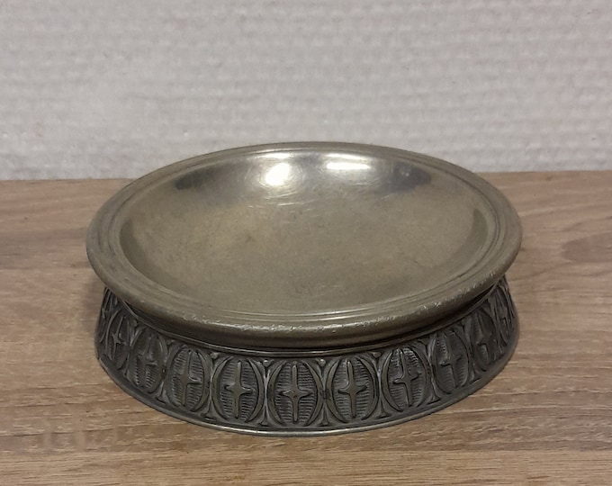 Beautiful tin bowl with Norwegian motif, handmade folk art, Norwegian tin / pewter, Manufacturer: Norwegian