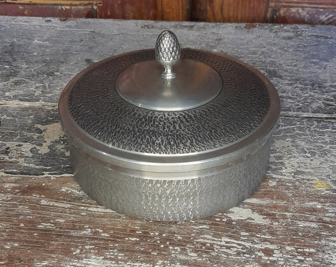 Beautiful pewter Jewelry box  with rose pattern, handmade folk art, Norwegian tin / pewter, Manufacturer: Eik Of Norway