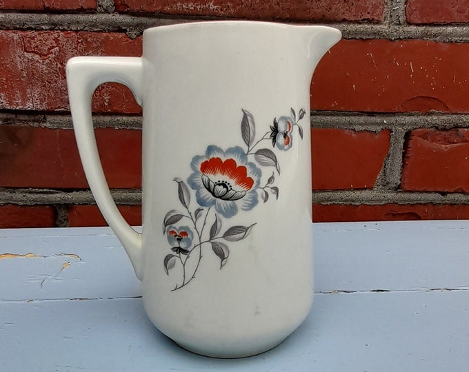 Great milk jug from Porsgrund porcelain, Mid-century porcelain, Floral decor, Vintage Tableware, Nordic porcelain, Vintage porcelain.