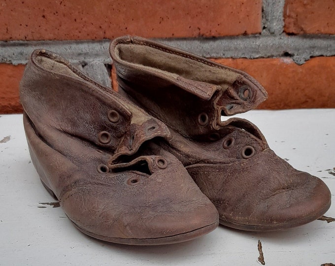 Antique hand made doll / kids shoes, old leather doll shoes, antique shoes, antique collectibles, Norwegian folkart