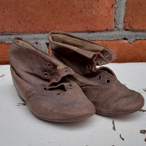 Antique hand made doll / kids shoes, old leather doll shoes, antique shoes, antique collectibles, Norwegian folkart