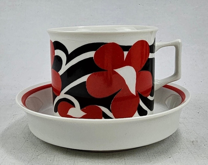 Unique Super Rare Vintage Tea Cup by Designer Grete Rønning - 1970s Retro Muster with Red Flowers