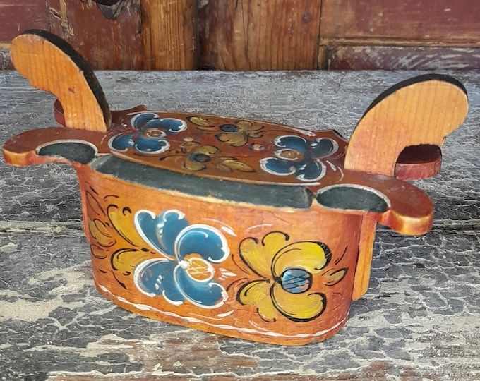 Stunning tine box,rustic antique, Bent wood, Norwegian ,rustic and primitive, Rosemaling Folk-art rosemaling from OS in Norway