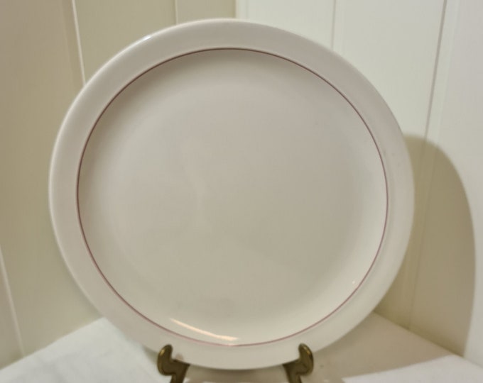 Arabia Harlekin red hat cake serving plate. Designed by Inkeri Leivo, Finnish design, scandinavian