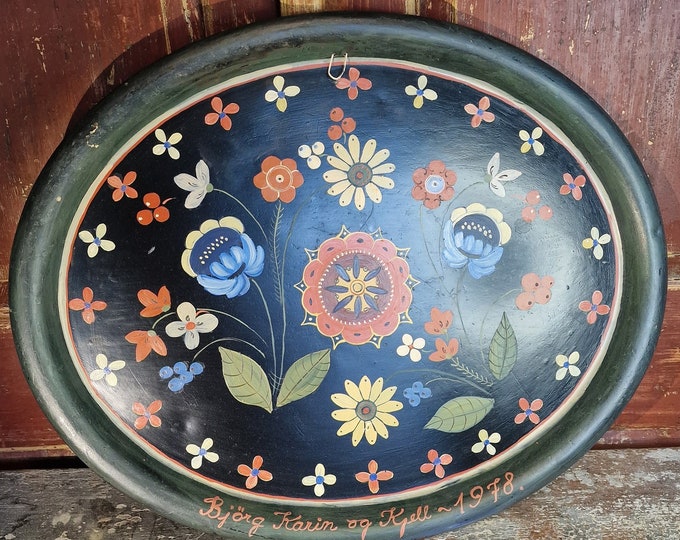 Stunning rosepainted wall hanging,Norwegian folkart,Norwegian Folk-Art,rare antiques,rosemaling,Vintage nordic collectibles,rare find,unique