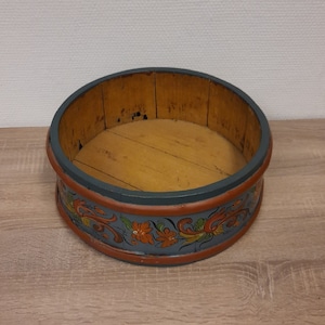 Norwegian rosemaling, Vintage bowl rosemalt, Rosemalt bowl folkart, Rose paint 1983 Norwegian Folkart, Mid-century