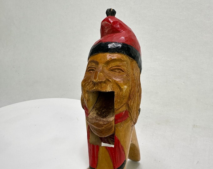 Elegant Vintage Nutcracker from Eie - Handcrafted Collectible for Christmas Decor