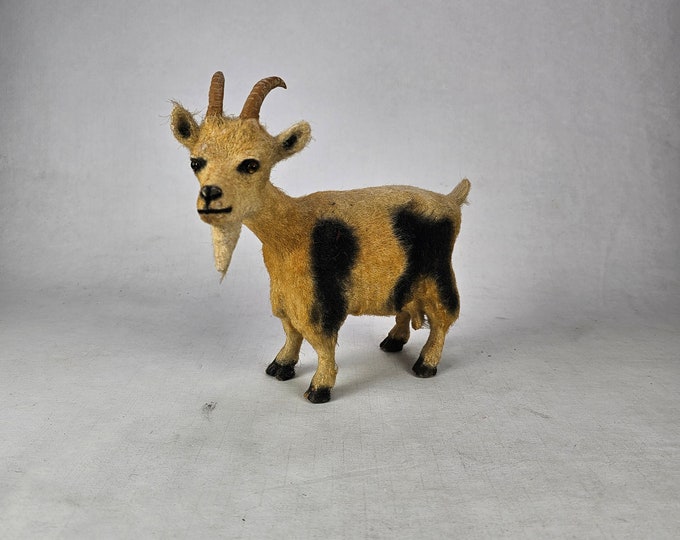 Vintage Norwegian Handmade Mountain Goat Figure - Charming Table Decor - Bring Memories from Norway to Your Home