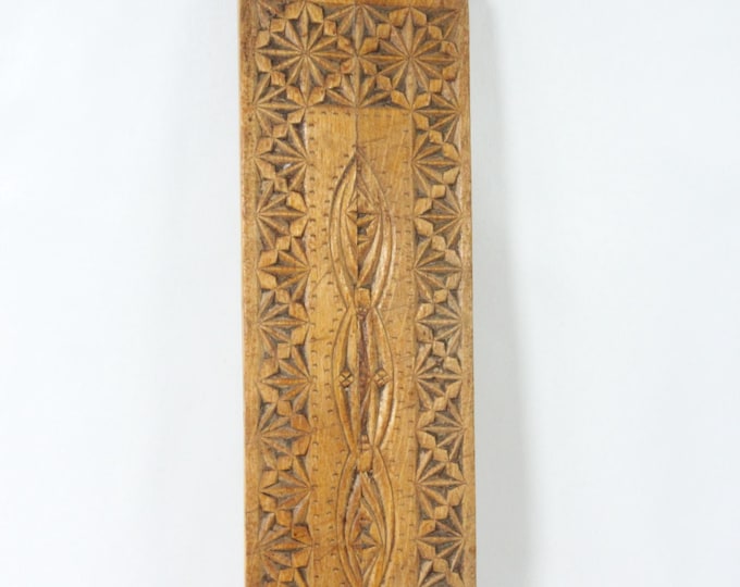 Vintage Wooden Breadboard with Norwegian Hand Carved Decoration - Kitchen Serving Board