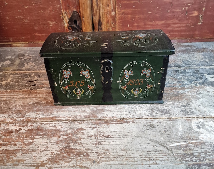 Rustic Bent Wood Chest With Norwegian Folk Art Touch: Primitive Keepsake Jewelry Storage