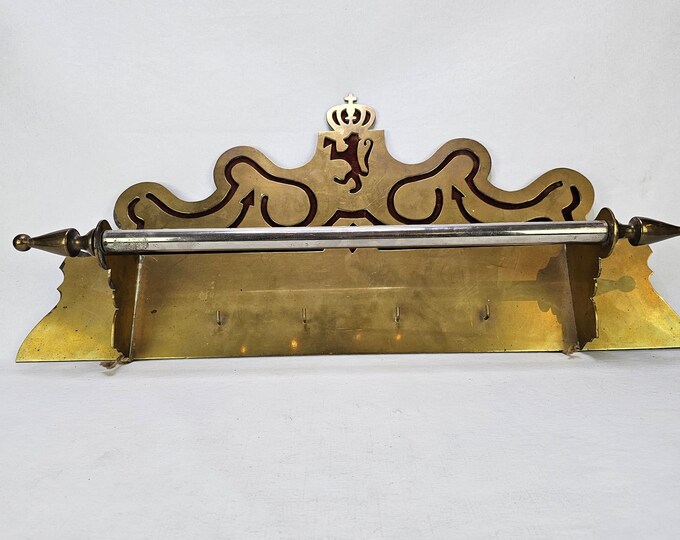 Antique Suspension Shelf for Towels - Exquisite Cup Handle Design, Perfect Addition to Any Kitchen 1900s Norwegian lion
