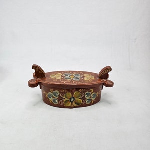 Vintage Norwegian Folk-Art Decorated Tine Box from 1940-1950s - Rustic Antique with Bent Wood and Intricate Rosemaling