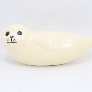 Lisa Larson Biała Foczka | Rzadki Gustavsberg Figurka z Kamionki | Skandynawska Sztuka Mid-Century