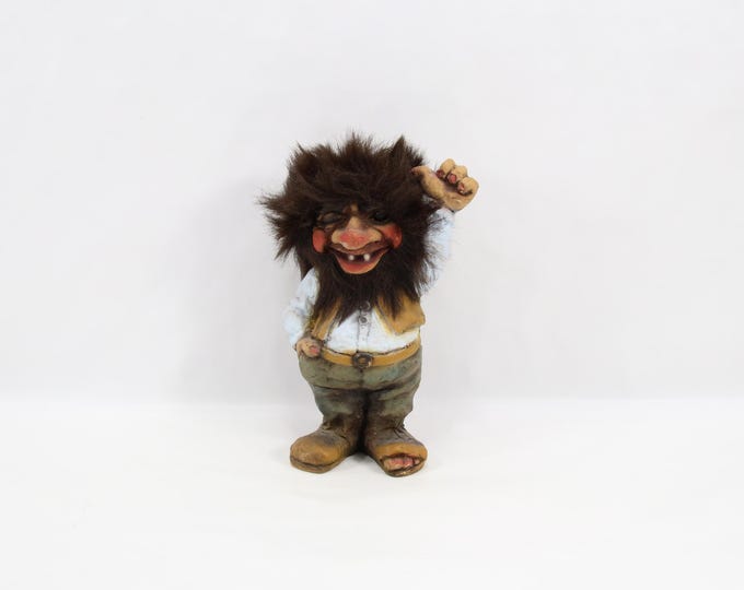 NyForm Troll 106 Rjukan Hitchhiker | 1970s Norwegian Troll Figurine | Handmade Scandinavian Folklore Collectible | Wink Troll