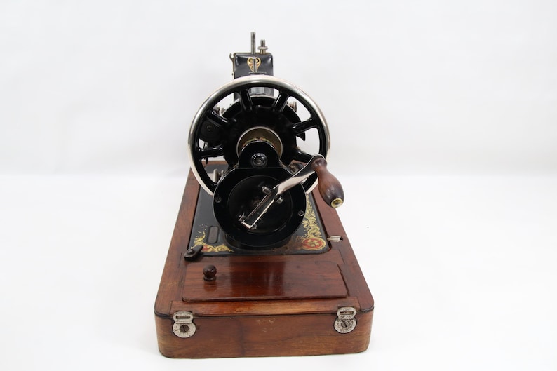 Antique Singer Sewing Machine Model 128 | 1910–1920 Scottish Made ...
